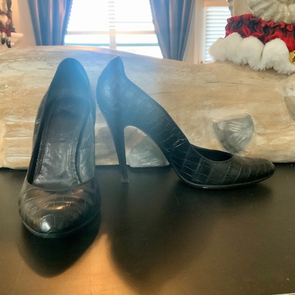 Tahari Alligator 4” heels size 37 1/2 - Picture 3 of 4
